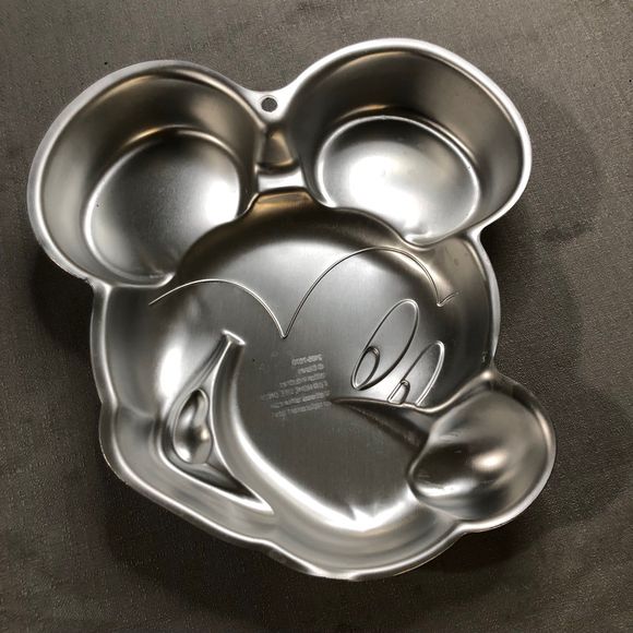Wilton Mickey Mouse Head Cake Pan 12” - Picture 2 of 4